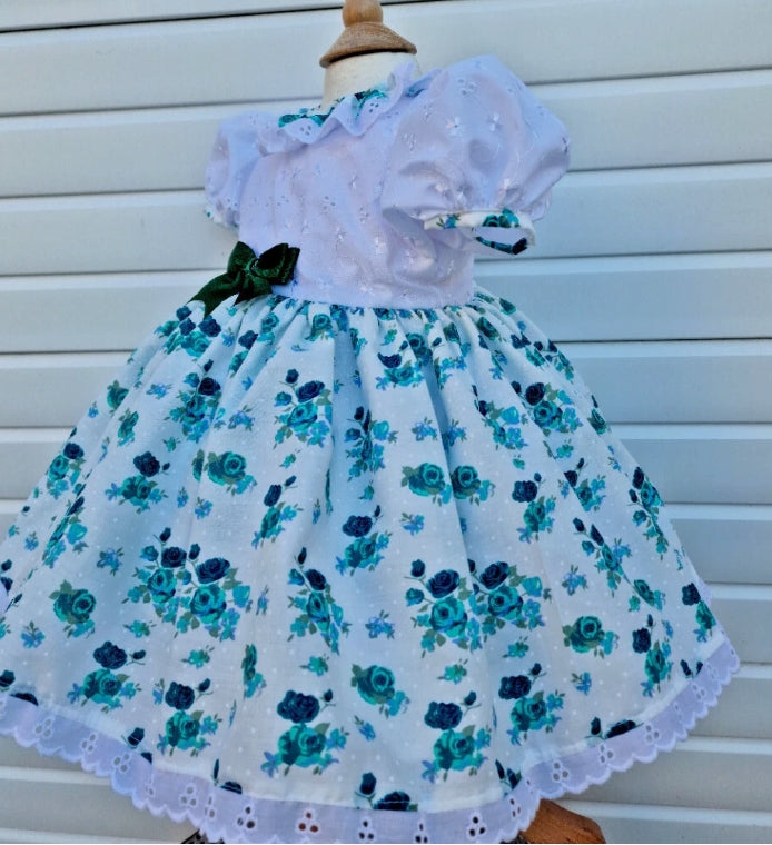 SALE 2-3 years traditional  broderie emerald roses  vintage print dress