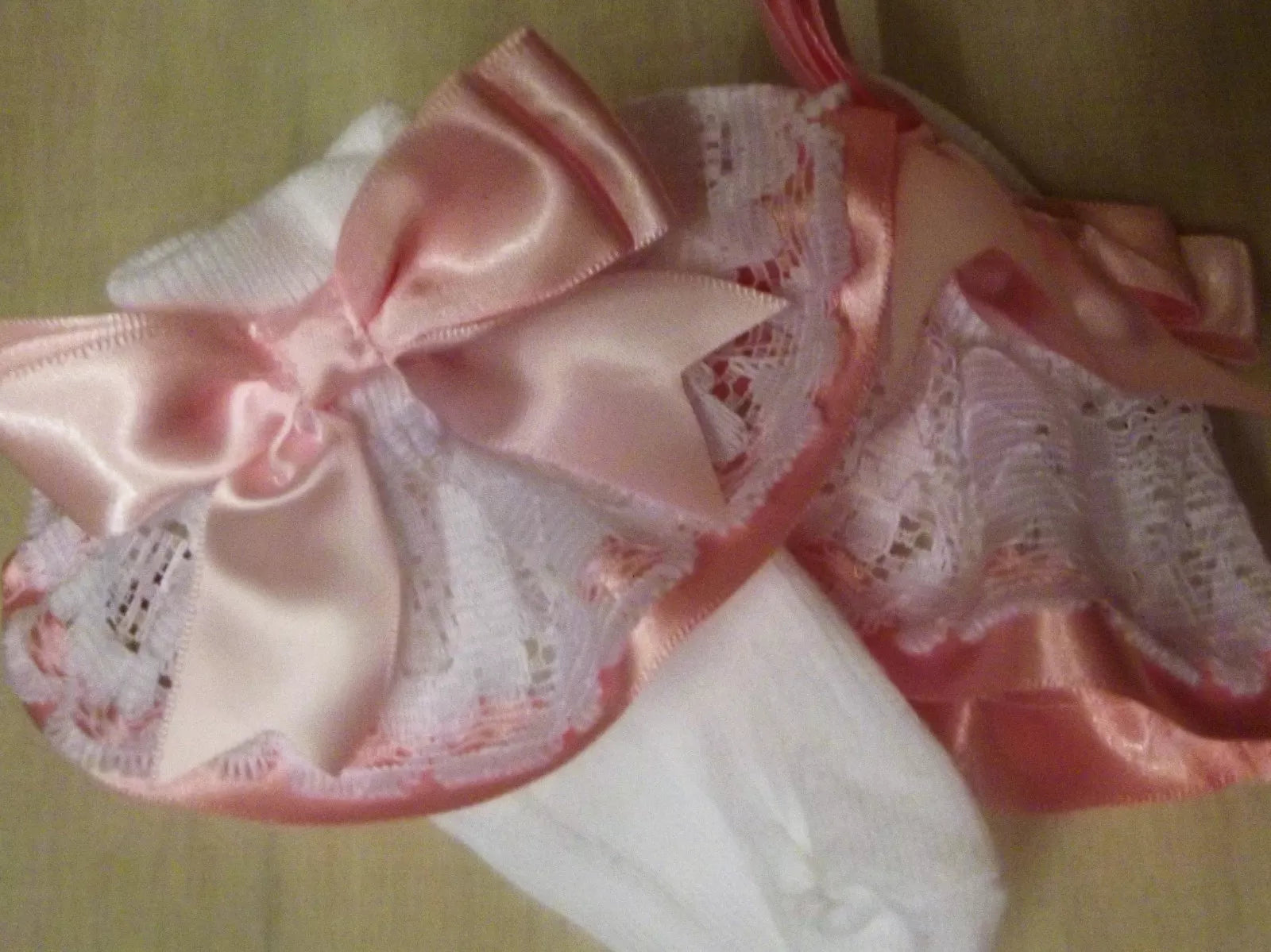DREAM GIRLS RIBBON BOW CHOICE 16 COLOURS FRILLY SOCKS ALL SIZES OR REBORN DOLLS