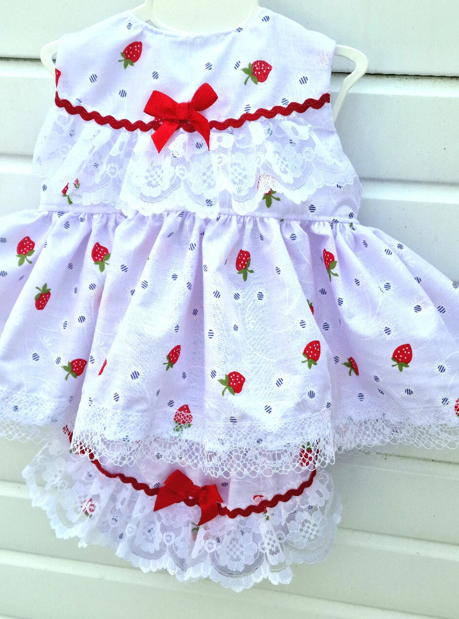 DREAM 0-8 YEARS baby girls Spanish summer Strawberries  frilled top and knickers